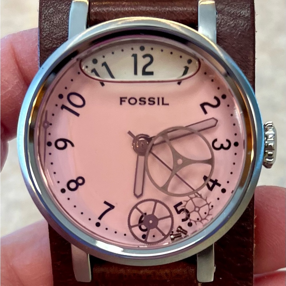 Fossil Watch JR-9948 Extremely Rare Pink Floating Face Leather Strap New in Box
